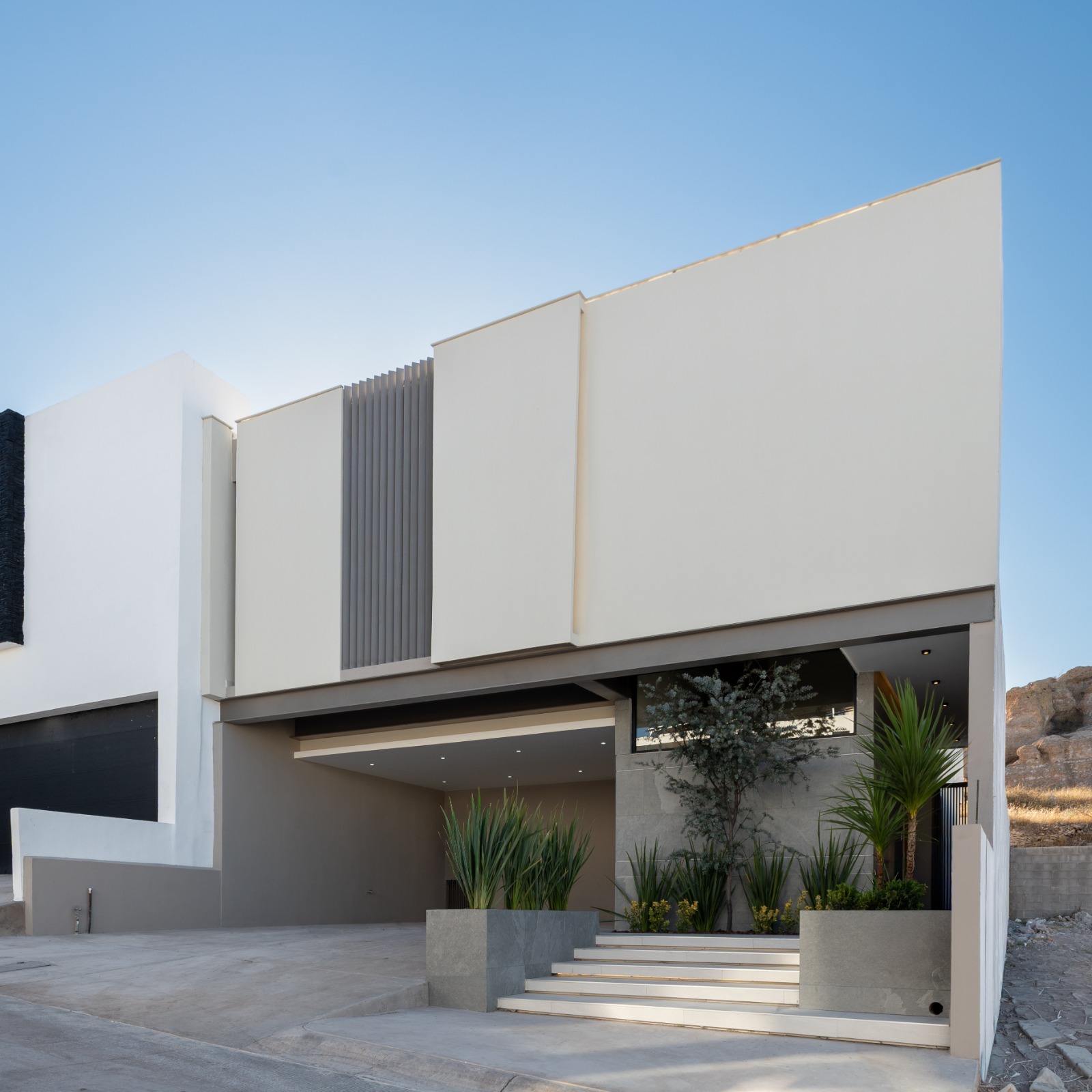 Residencia Contemporánea de Lujo - imagen 2